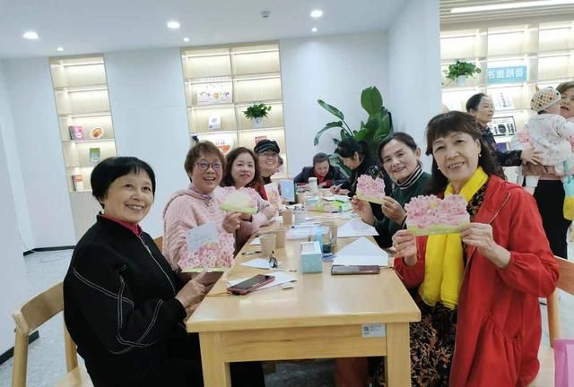 新时代文明实践知晓卡,小小贺卡传情达意