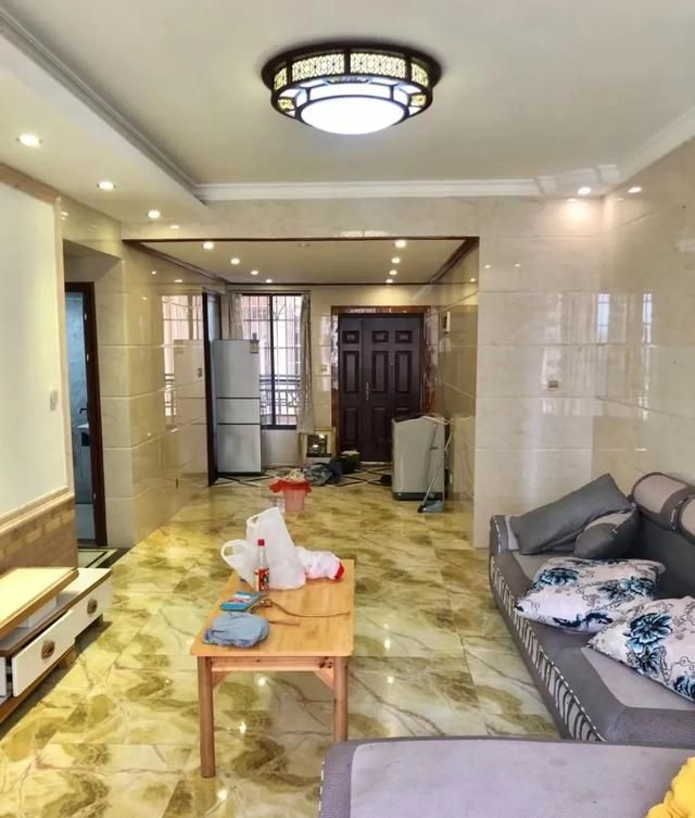 在不同空间铺贴瓷砖,在瓷砖的尺寸上需要注意什么