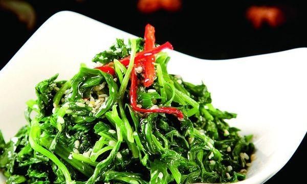 芹菜叶子到底能不能吃呢(吃芹菜叶子有什么好处和坏处)图11