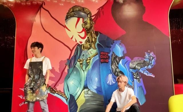 我，95后，免费墙绘，用扫把和刷子画出童话世界，3d效果以假乱真