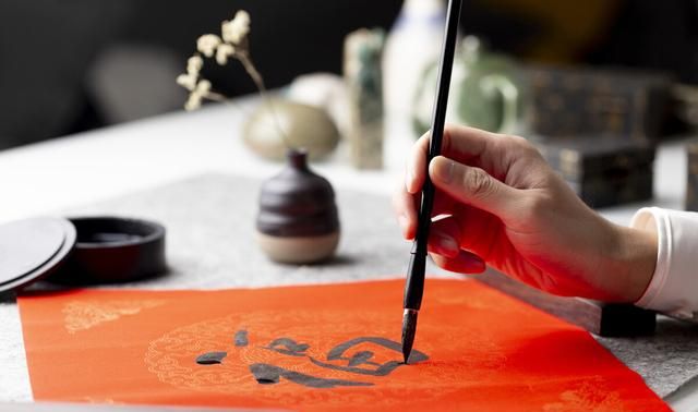 马上就要过年了，今年哪天贴春联才好？老祖宗的传统要看看